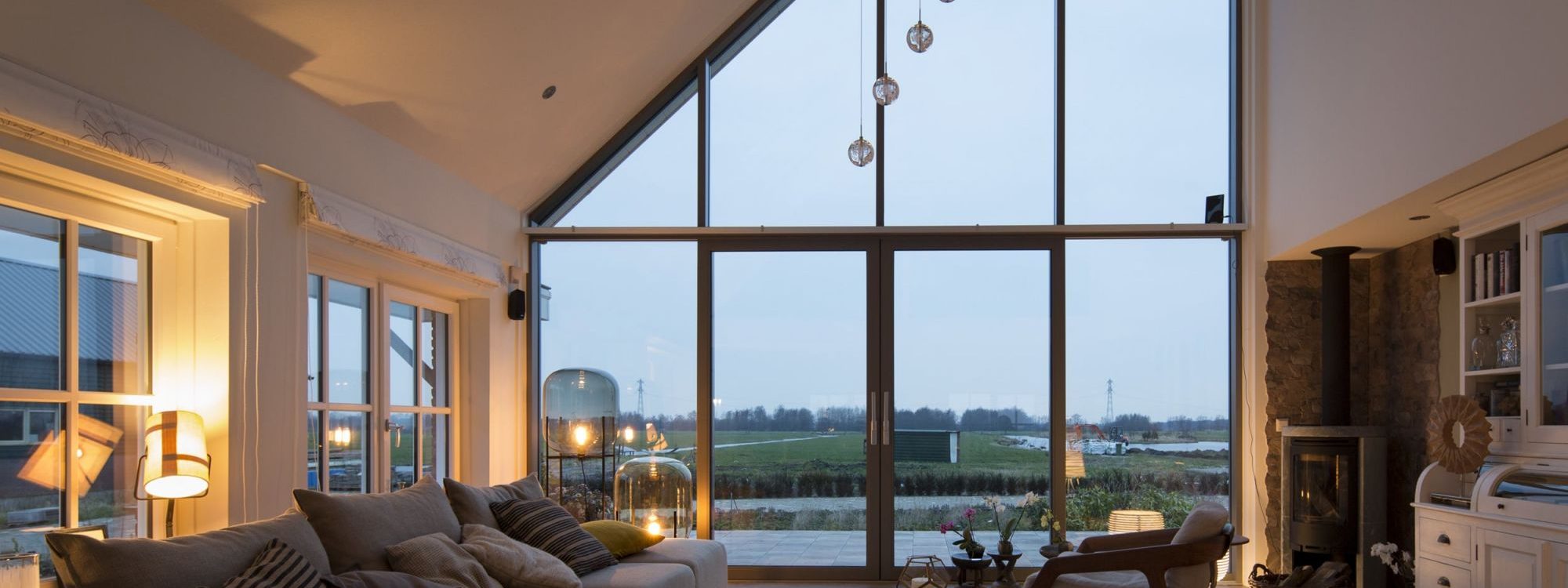 8 2000X750 | Armafen Pourquoi faire appel à un revendeur Finstral pour la pose de ses fenêtres ? Cernay